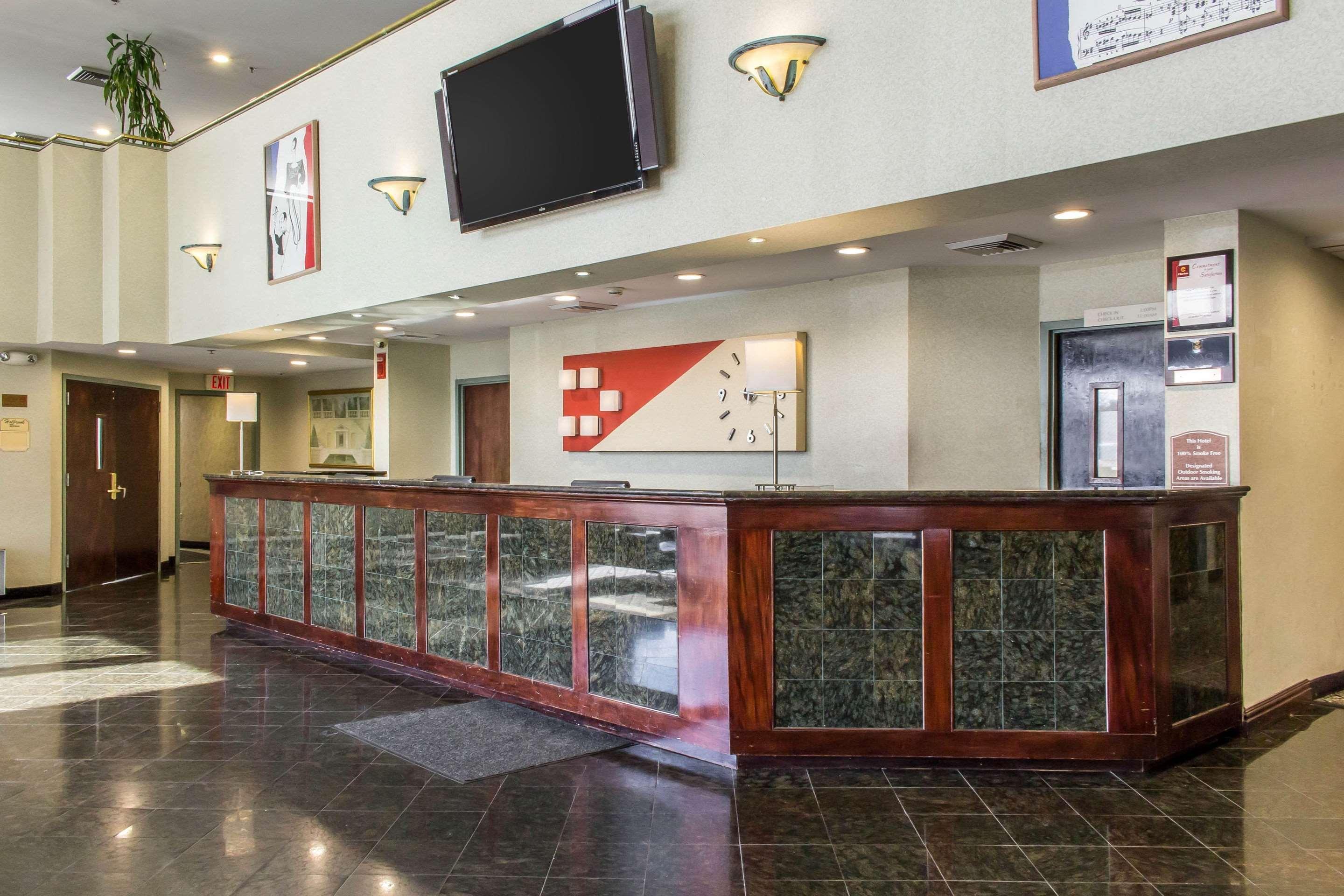 Clarion Hotel & Conference Center Ronkonkoma Buitenkant foto